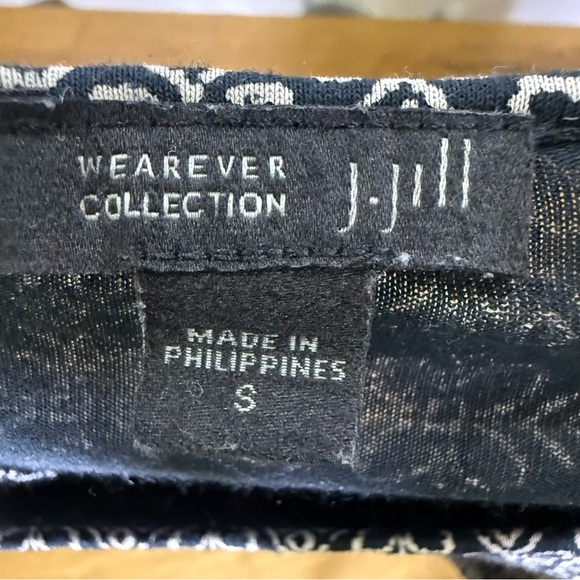 J.Jill Long Sleeve Top Black & White Print flowy Tunic style Women's Size Small - Picture 2 of 8